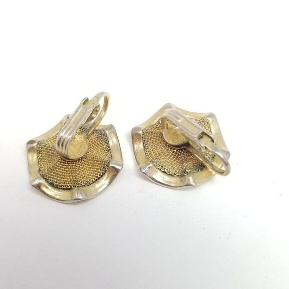 Vintage Retro Clip On Earrings, Gold Tone Abstract Flower Shape, Screw Backs - Picture 4 of 6